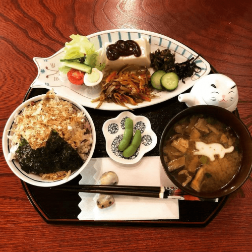 thức ăn phục vụ cho du khách thức ăn phục vụ cho du khách